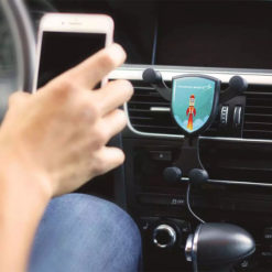 Gravitis Wireless Car Charger In Use